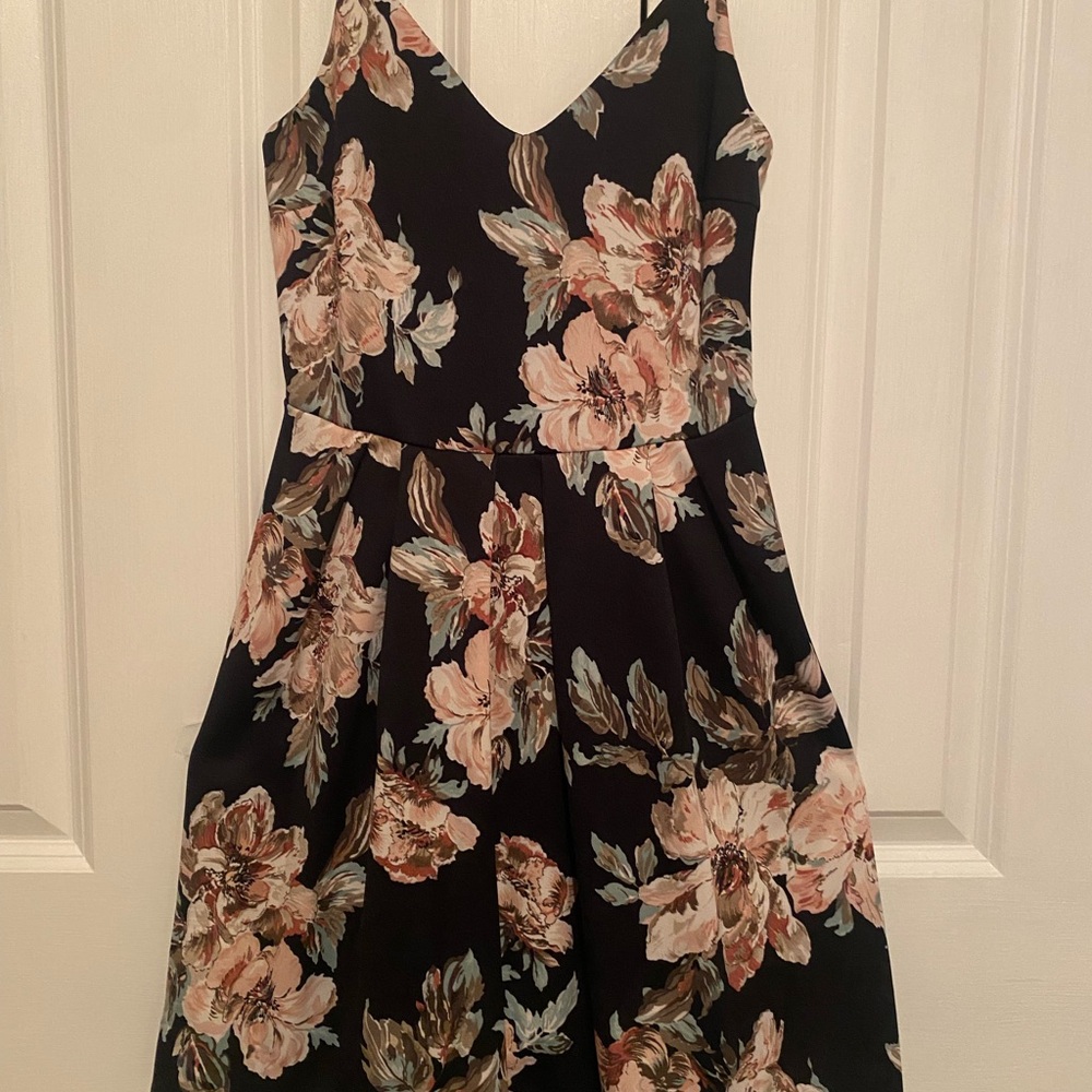 Soprano Black A-Line V-Neck Sleeveless Dress